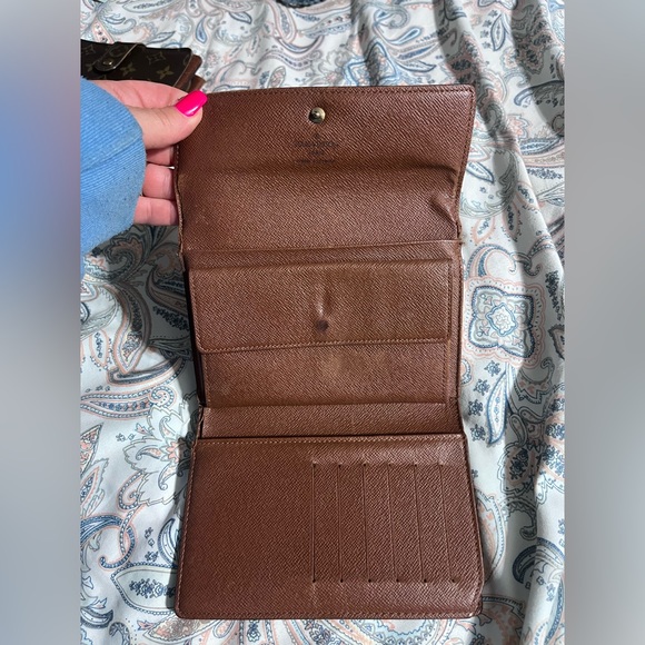 Vintage LV authentic passport wallet - Picture 4 of 7